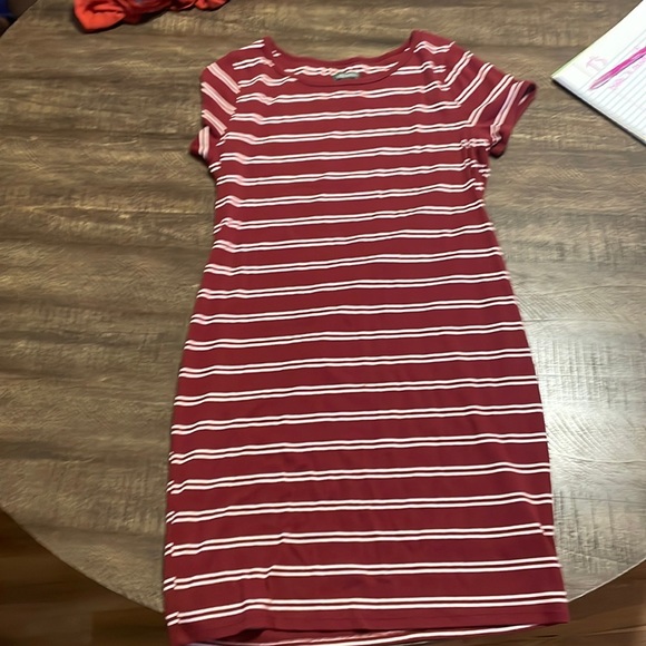 Color red with white stripes - Picture 1 of 1